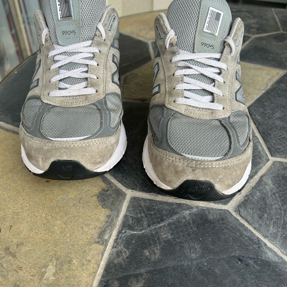 New Balance Men's 990v5 Grey Sneakers